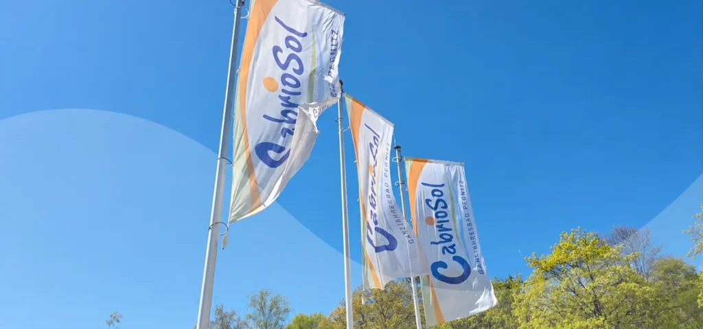 CabrioSol Flaggen wehen im Wind